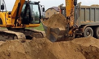 Выкопать яму экскаватором в Сальске от 920 руб. - 2Землекопа-Слс 